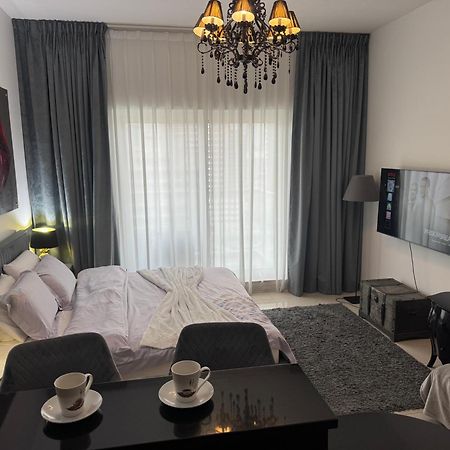 Great View, Dubai Sportcity, Parking Included, Nice Apartments Eksteriør billede