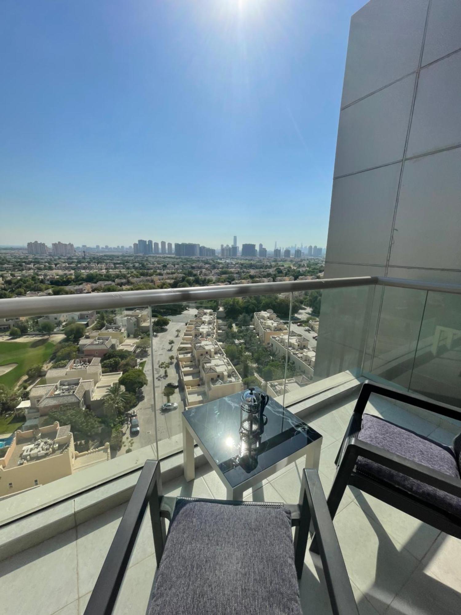 Great View, Dubai Sportcity, Parking Included, Nice Apartments Eksteriør billede