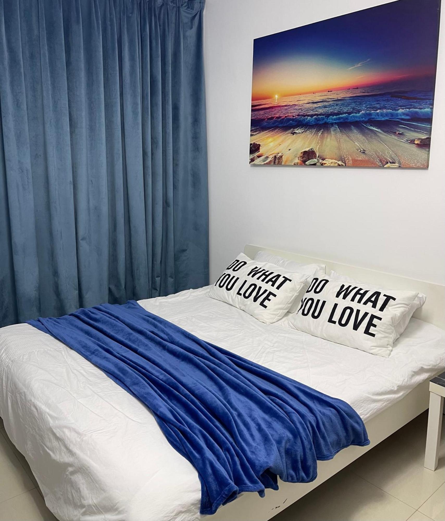 Great View, Dubai Sportcity, Parking Included, Nice Apartments Værelse billede